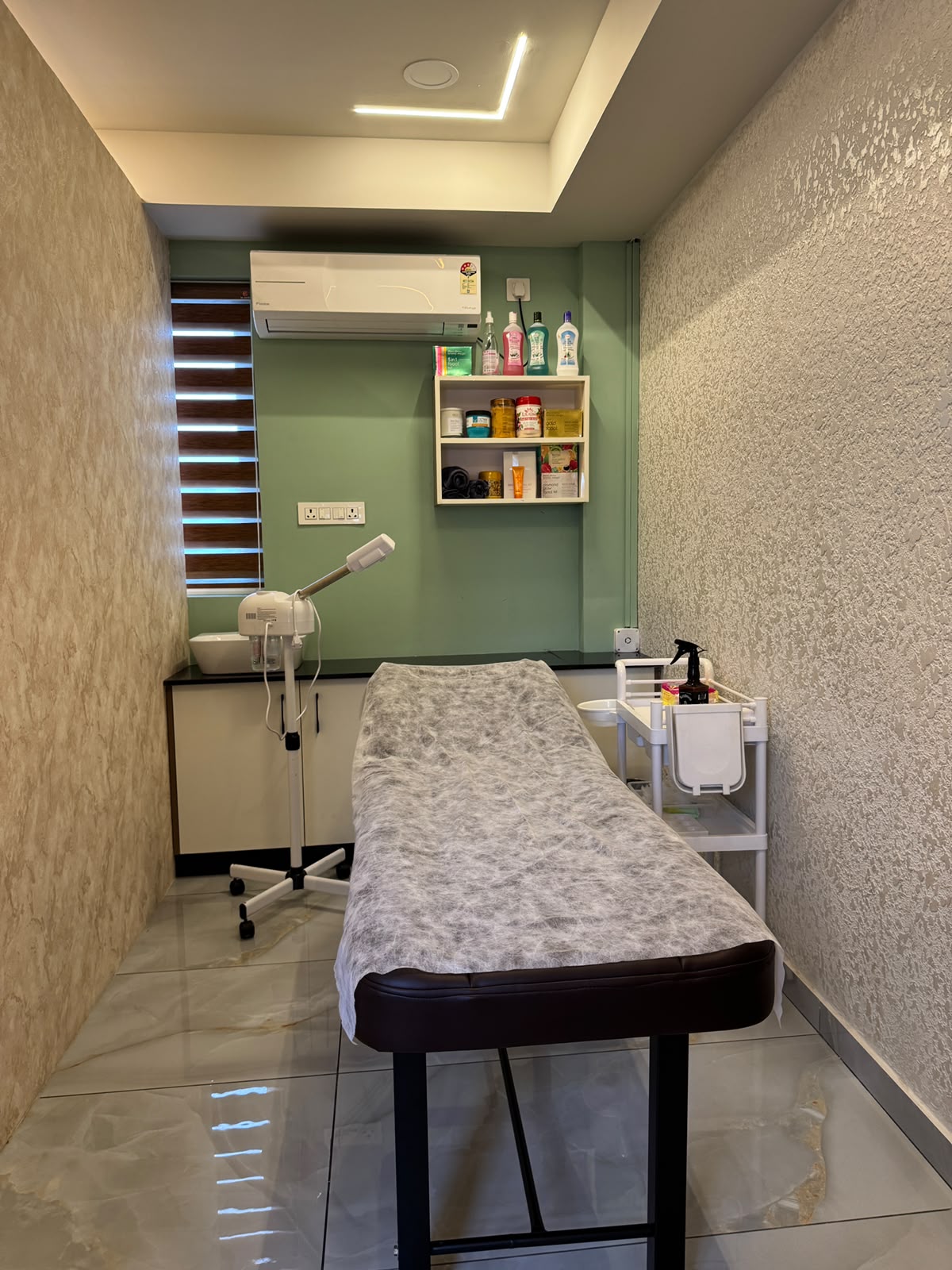 Facial & Skin Care at ZEUS