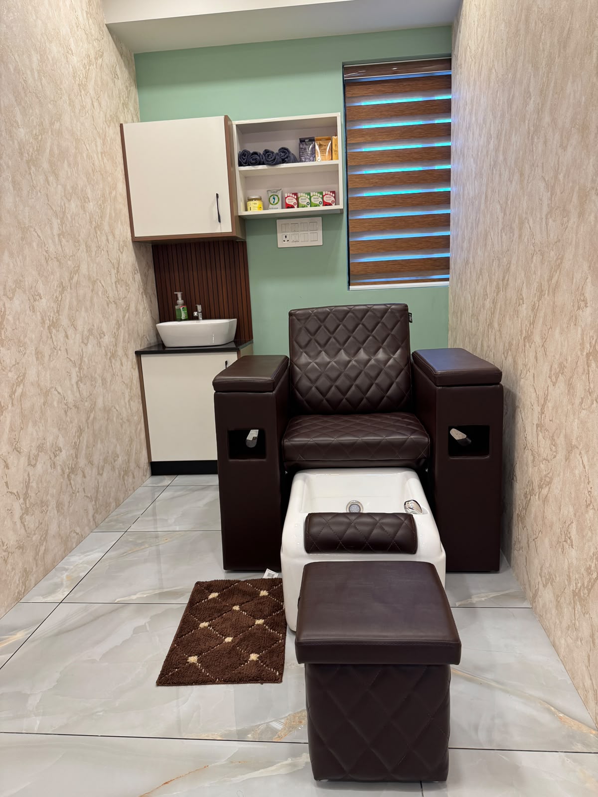 Pedicure & Foot Spa at ZEUS