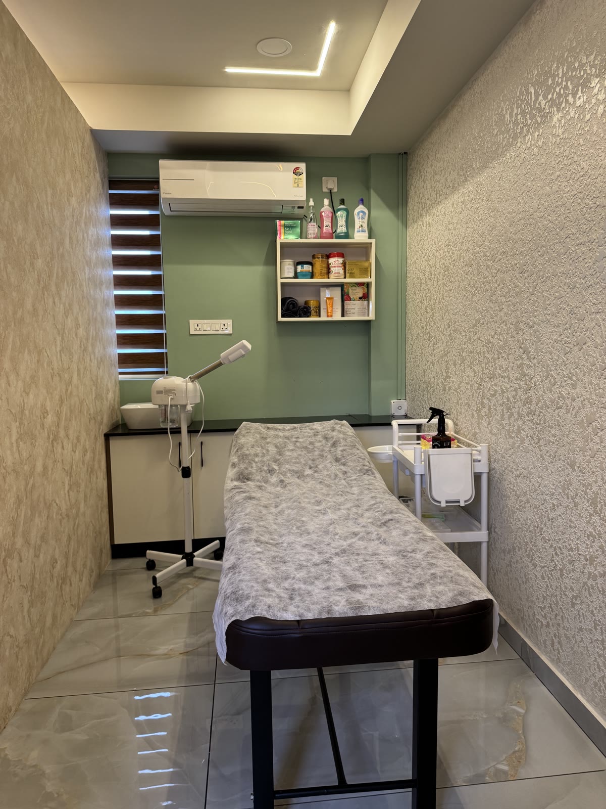 Premium barber station at ZEUS